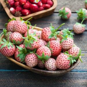 A wooden bowl of white fleshed